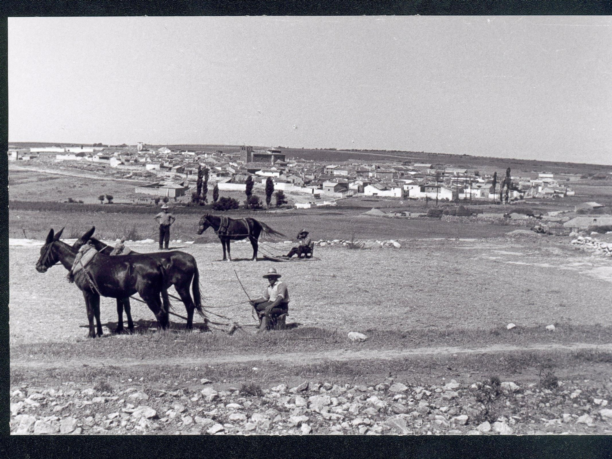 Almonacid del Marquesado (Cuenca). Años 50. Fondo Los Legados de la Tierra. Archivo de la Imagen de Castilla-La Mancha.