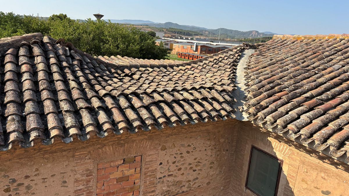 Caída de una parte del forjado de la cubierta del antiguo convento de los padres Carmelitas