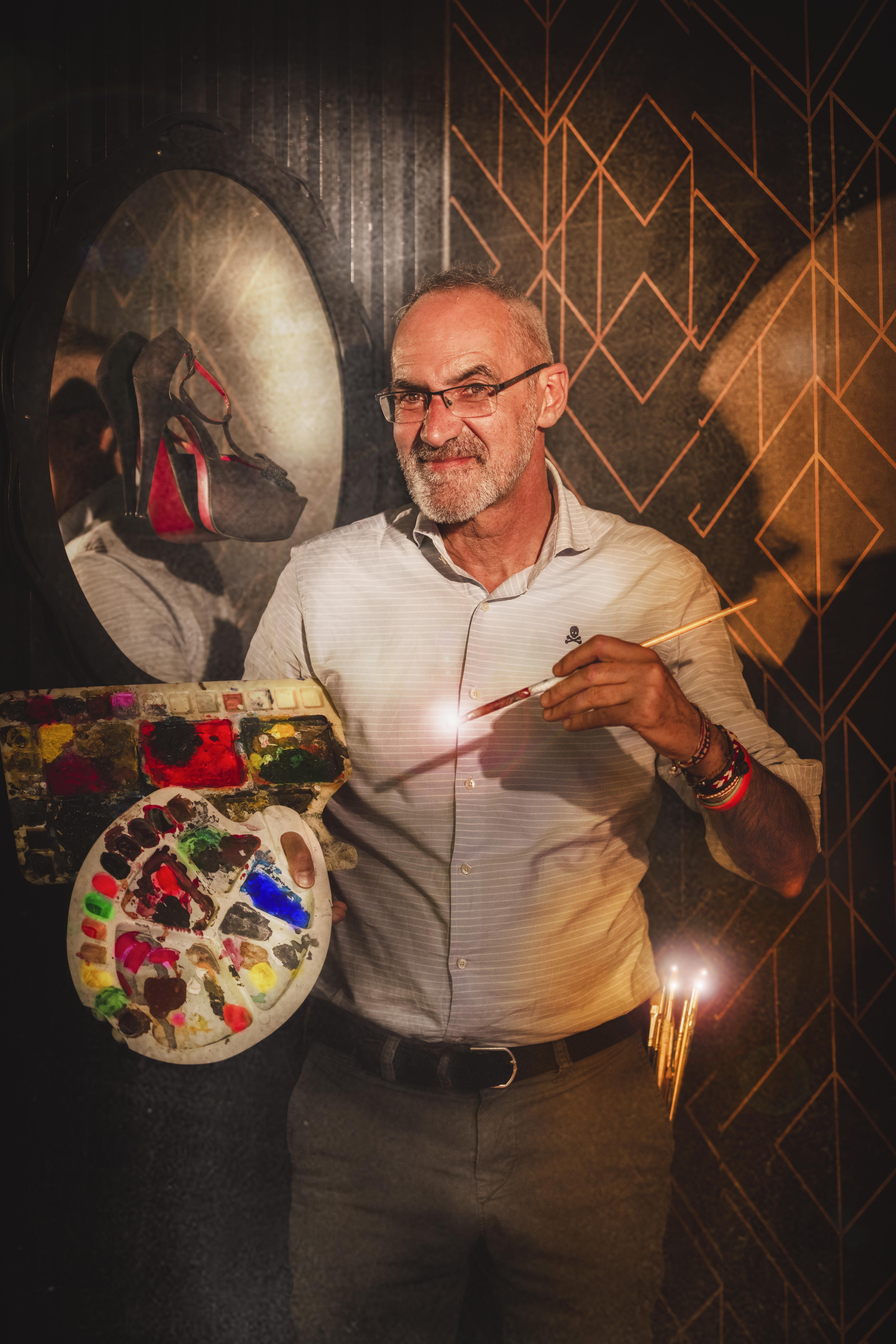 Tomas Ondarra en Almodobar