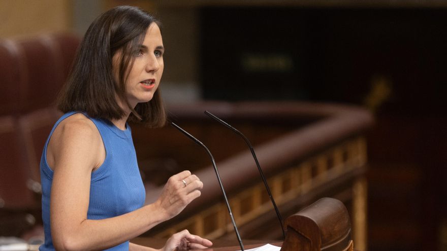 La secretaria general y diputada de Podemos, Ione Belarra, interviene durante una sesión plenaria en el Congreso de los Diputados, a 4 de julio de 2024, en Madrid (España).