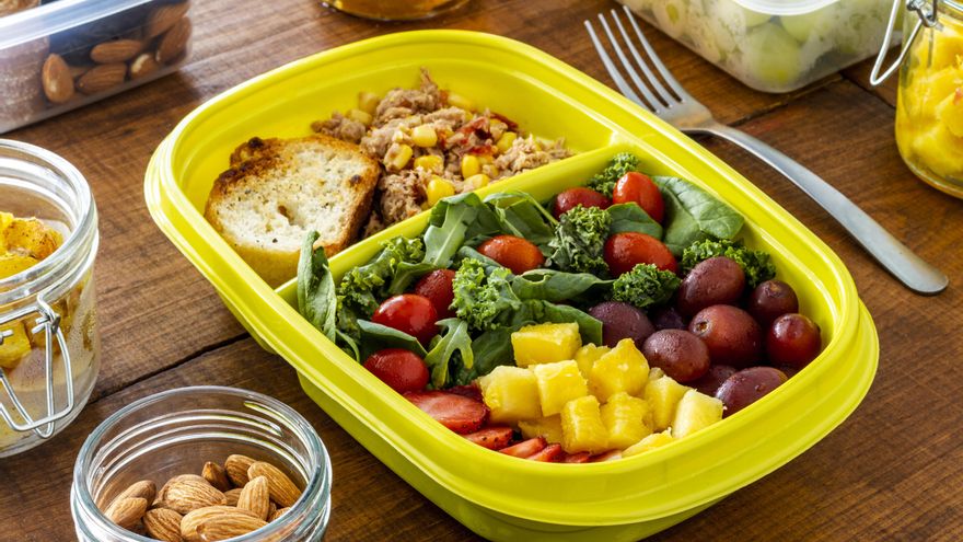 Hazte un táper saludable: los ingredientes que no deberían faltar en tu menú diario y preparaciones a evitar
