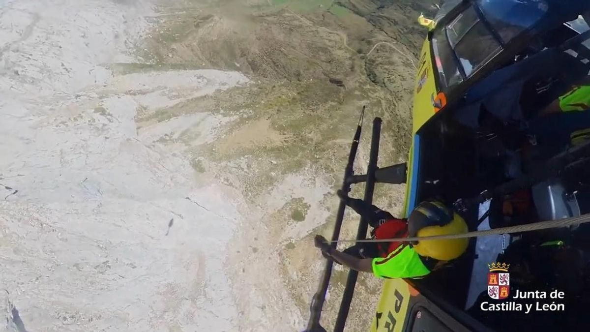 Rescatado en helicóptero y trasladado al Hospital de León un montañero tras sufrir una caída en Sena de Luna