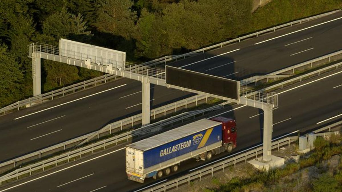 Álava adelanta que rebajará a "menos de la mitad" el precio del peaje de la AP-68 a partir de otoño 2026