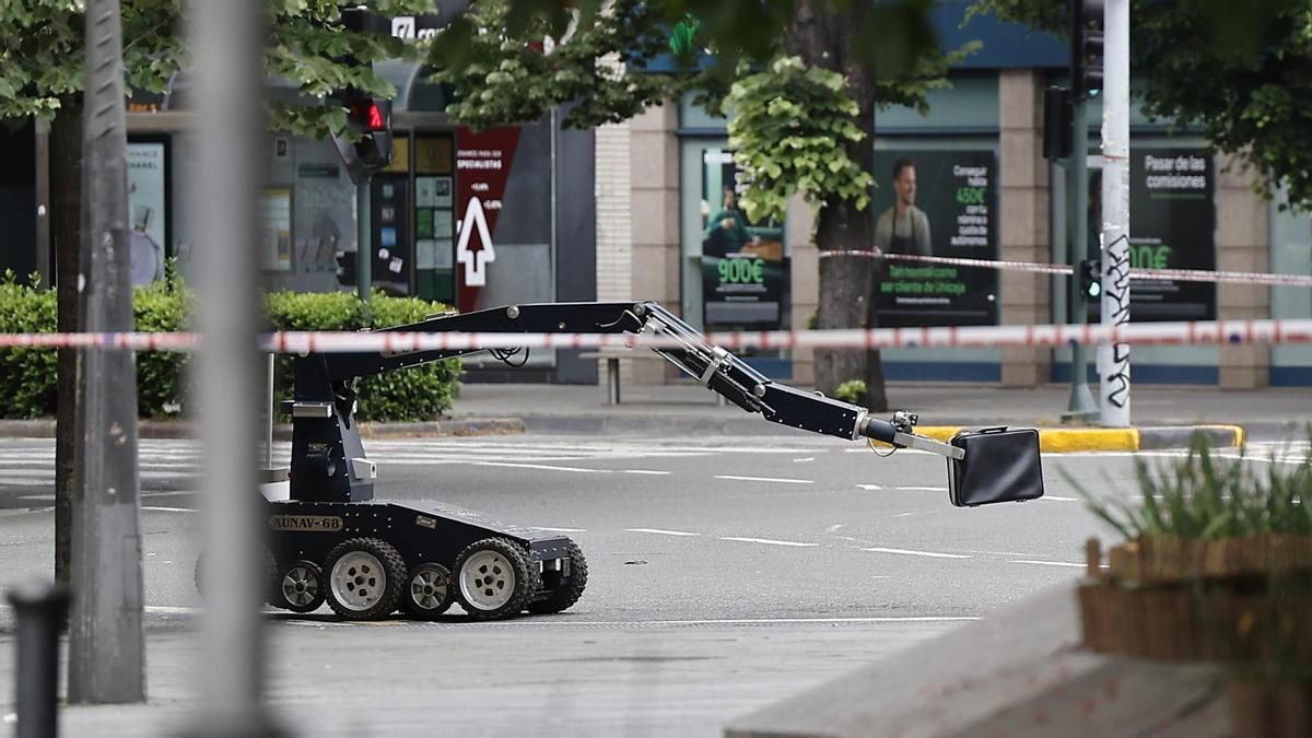 Desalojada y acordonada la plaza de las Merindades, en el centro de Pamplona, por un paquete sospechoso