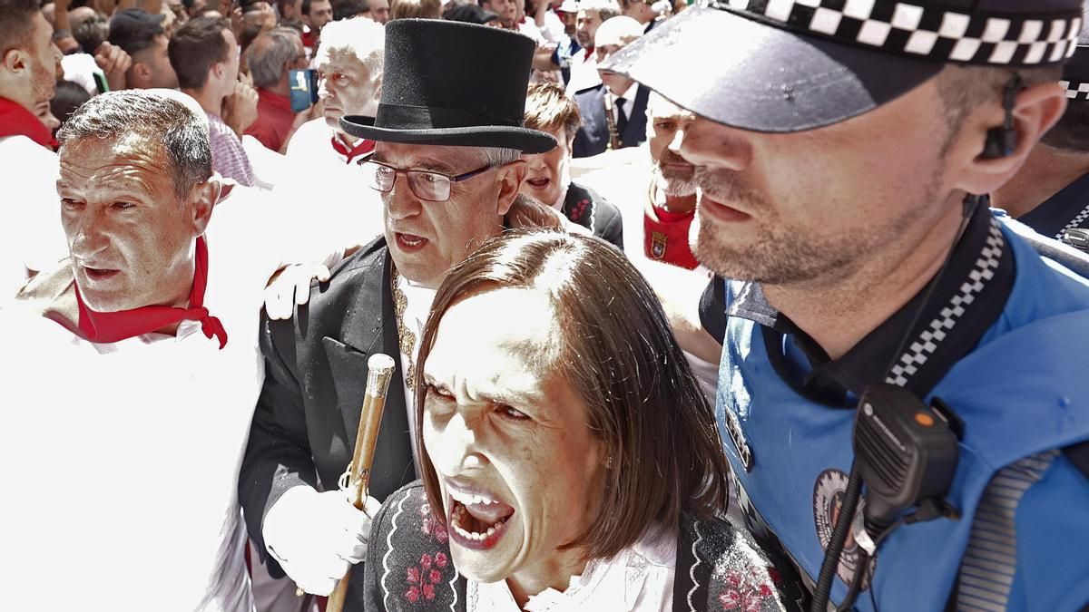 Prisión provisional sin fianza para el detenido por agredir a un policía en la procesión de San Fermín en Pamplona