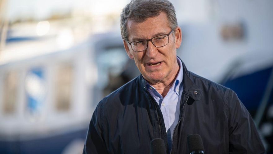 El líder del PP, Alberto Núñez Feijóo, en declaraciones a la prensa tras visitar la Llotja de Tarragona.