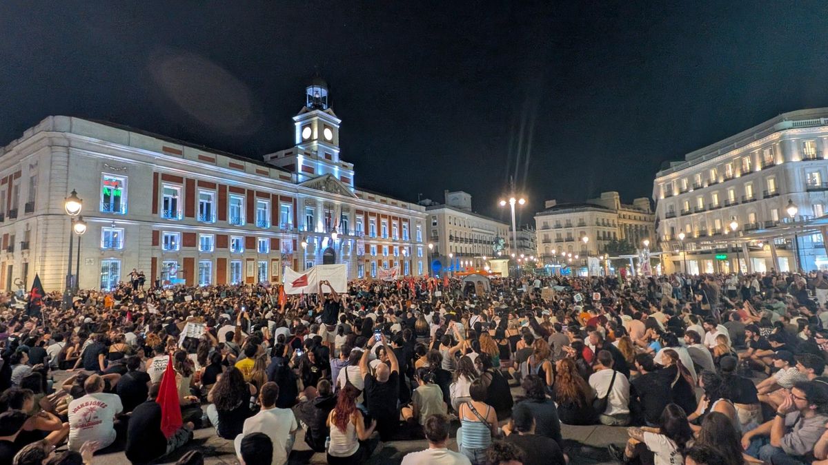 La marcha por la vivienda se transforma en una acampada en la Puerta del Sol