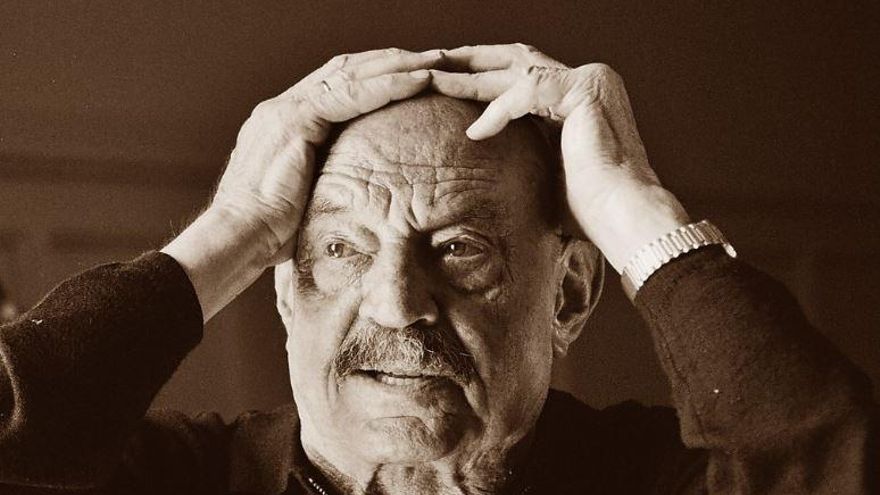 José Hierro: el poeta que hizo versos en el ruido de los bares entre hilos de humo y Chinchón