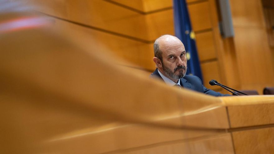 El presidente del Senado, Pedro Rollán, eliminó de su currículum que era diplomado y tenía dos másteres por no ser títulos oficiales