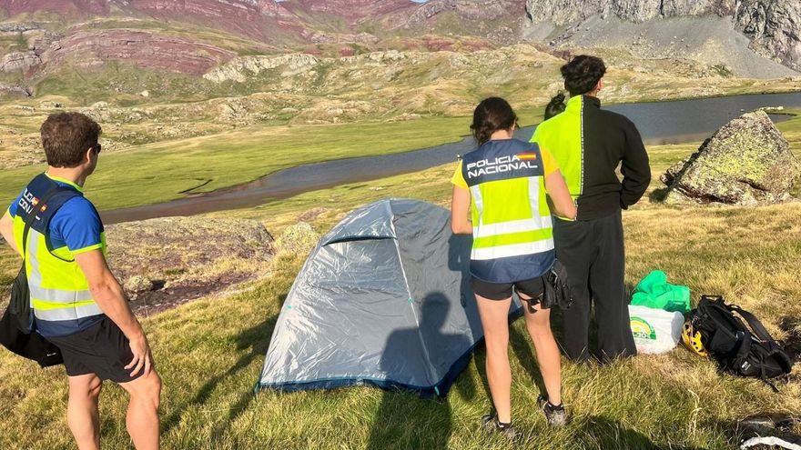 Denunciadas ocho personas de cinco acampadas ilegales en los Ibones de Anayet (Huesca)