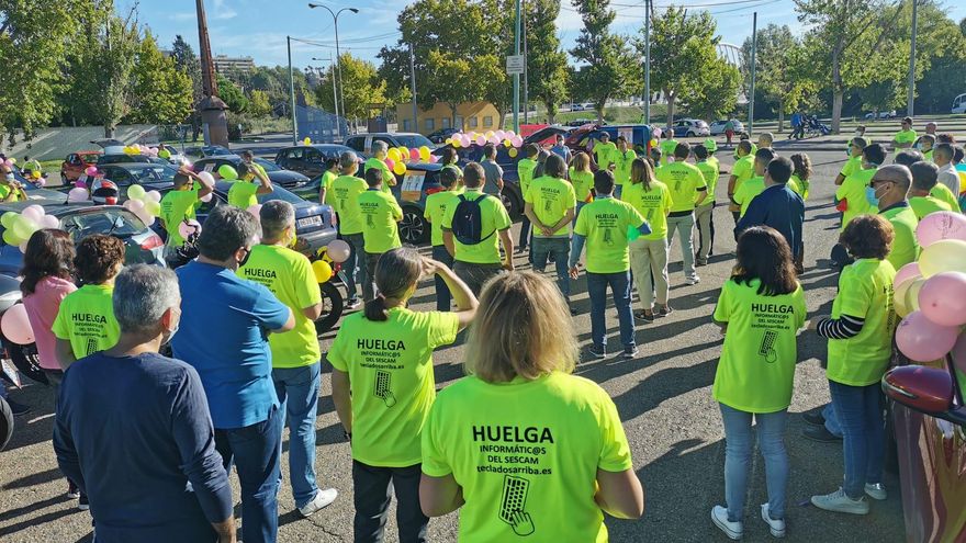 Los informáticos del SESCAM han salido a las calles de Toledo el día del Debate del Estado de la Región