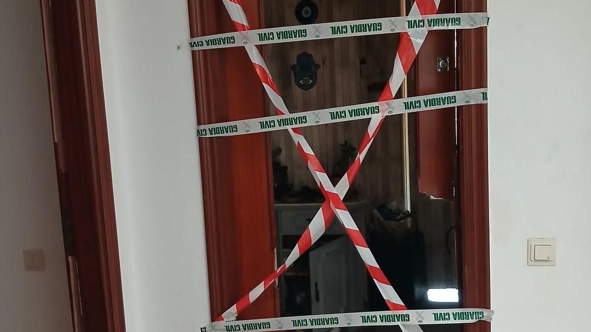 Al menos un detenido en Cenicero tras un operativo de la Guardia Civil en un piso con droga y patinetes robados