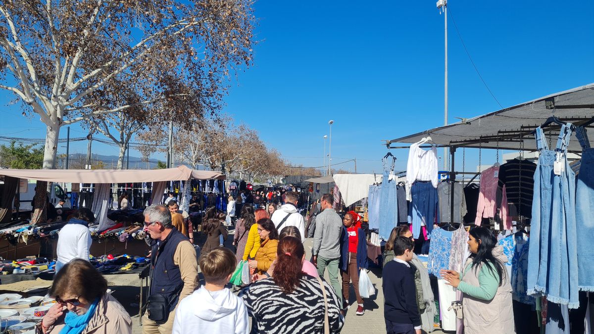 El Mercadillo de El Arenal vuelve este domingo tras cinco semanas en Las Lonjas