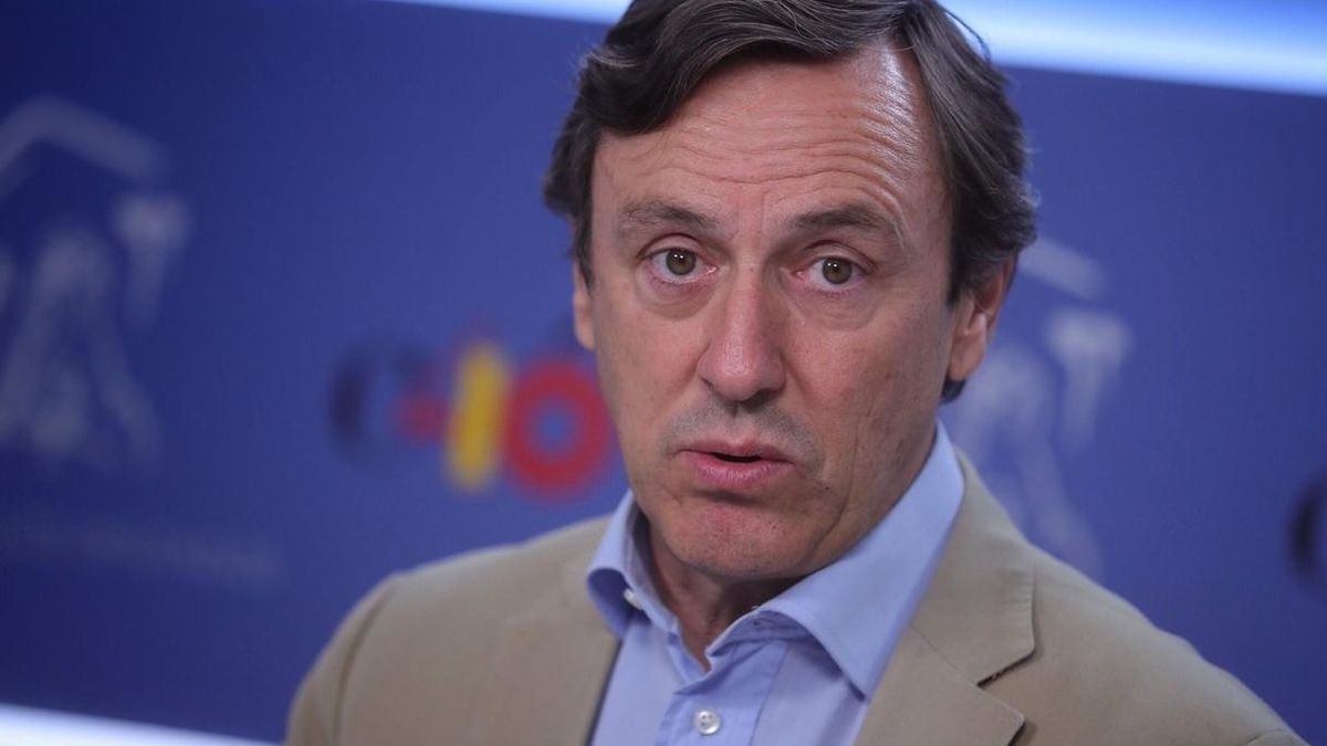 Rafael Hernando espera que los inmigrantes rescatados por Salvamento Marítimo "se repartan" como los del 'Aquarius'
