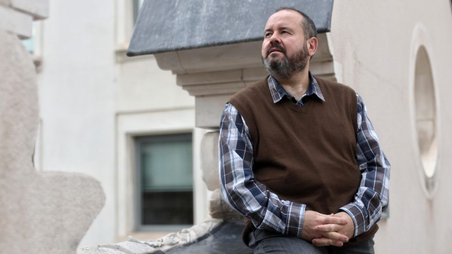 Joan Mena: "La inmersión lingüística es más necesaria que en los 80"