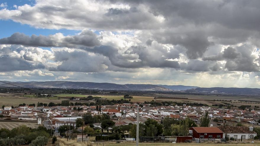Muere un hombre en su coche tras descontrolarse una quema de rastrojos en un pueblo de Ciudad Real