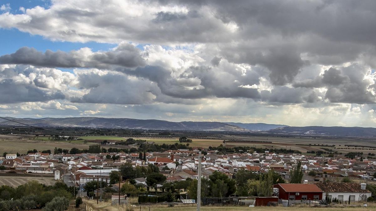 Muere un hombre en su coche tras descontrolarse una quema de rastrojos en un pueblo de Ciudad Real