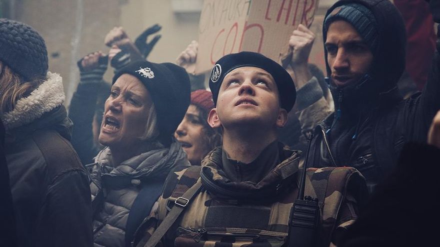 La manía persecutoria como manera de mirar el mundo en 'La tercera guerra'