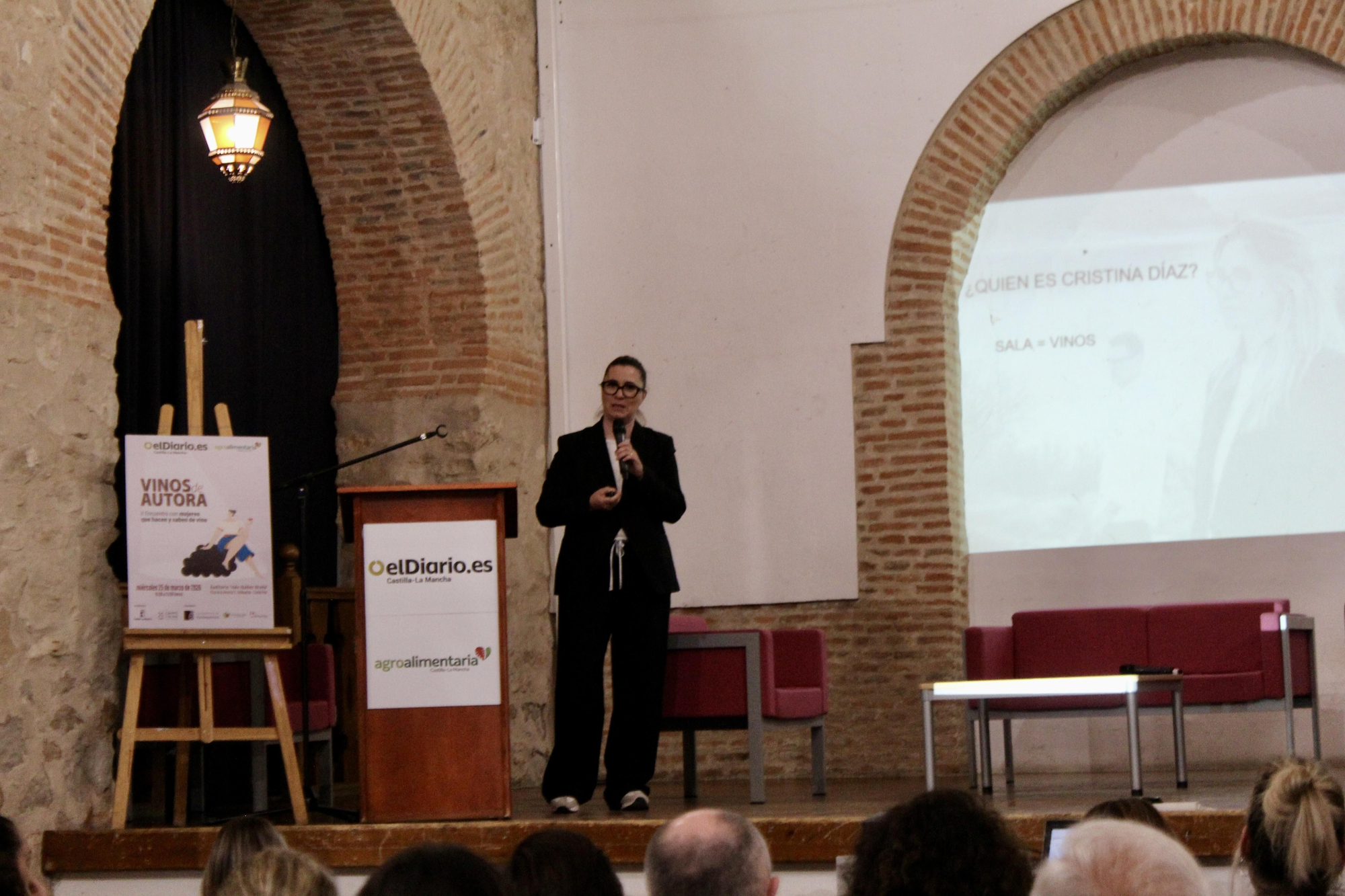 Cristina Díaz, sumiller y ponente durante Vinos de Autora en Valdepeñas