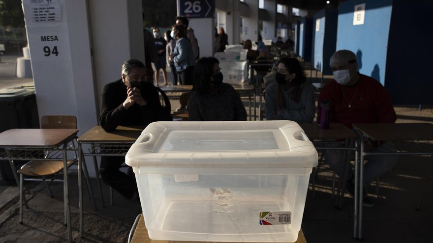 Limitar o no el voto de los extranjeros: el dilema de Chile a meses de las presidenciales