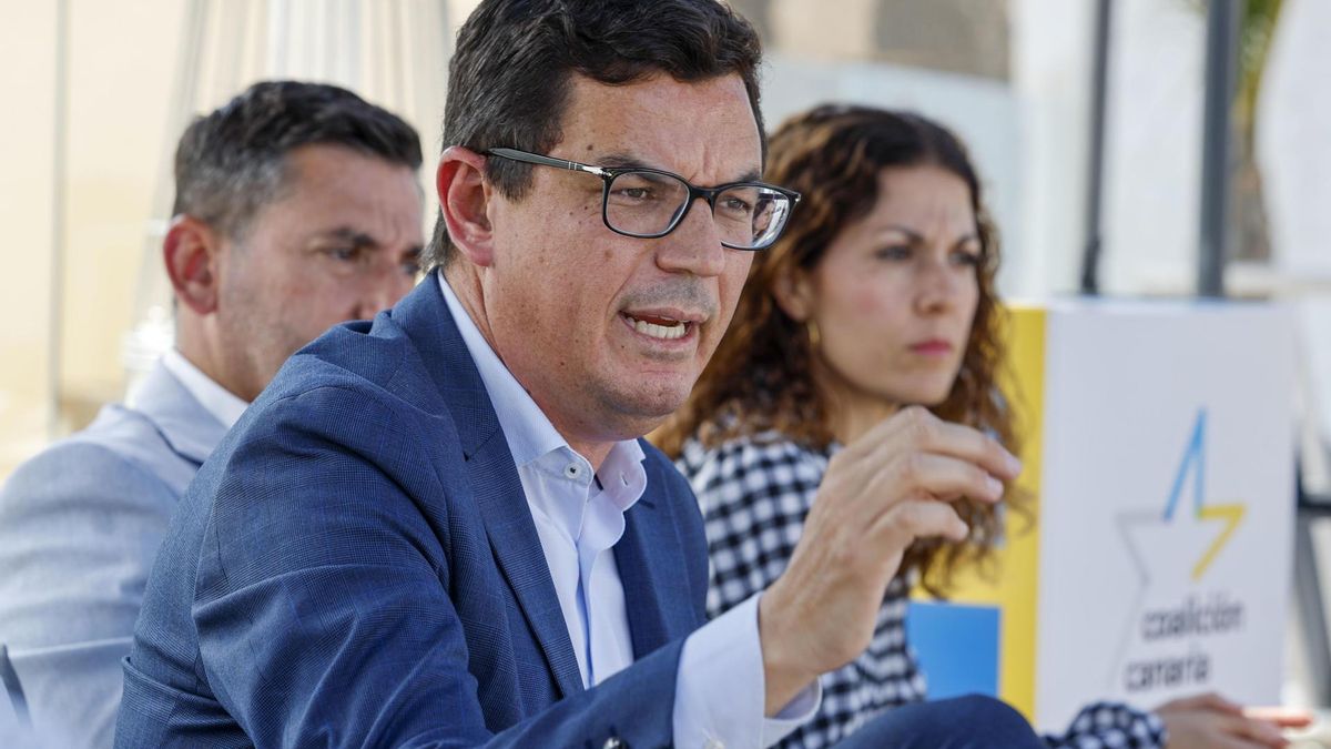 El secretario general de Coalición Canaria en Gran Canaria, Pablo Rodríguez (c).EFE/ Elvira Urquijo A.