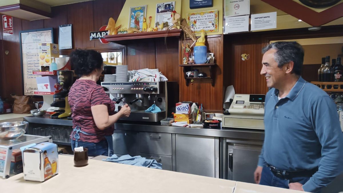 'Turi' Méndez y Elena, del equipo que abrieron el Caballo Rojo hace casi 18 años en su actual emplazamiento.