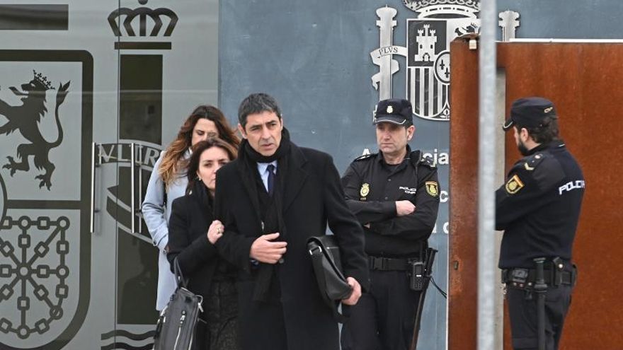 El mayor de los Mossos d'Esquadra, Josep Lluís Trapero, a su salida de una de las sesiones del juicio que se celebra celebrado en la Audiencia Nacional.