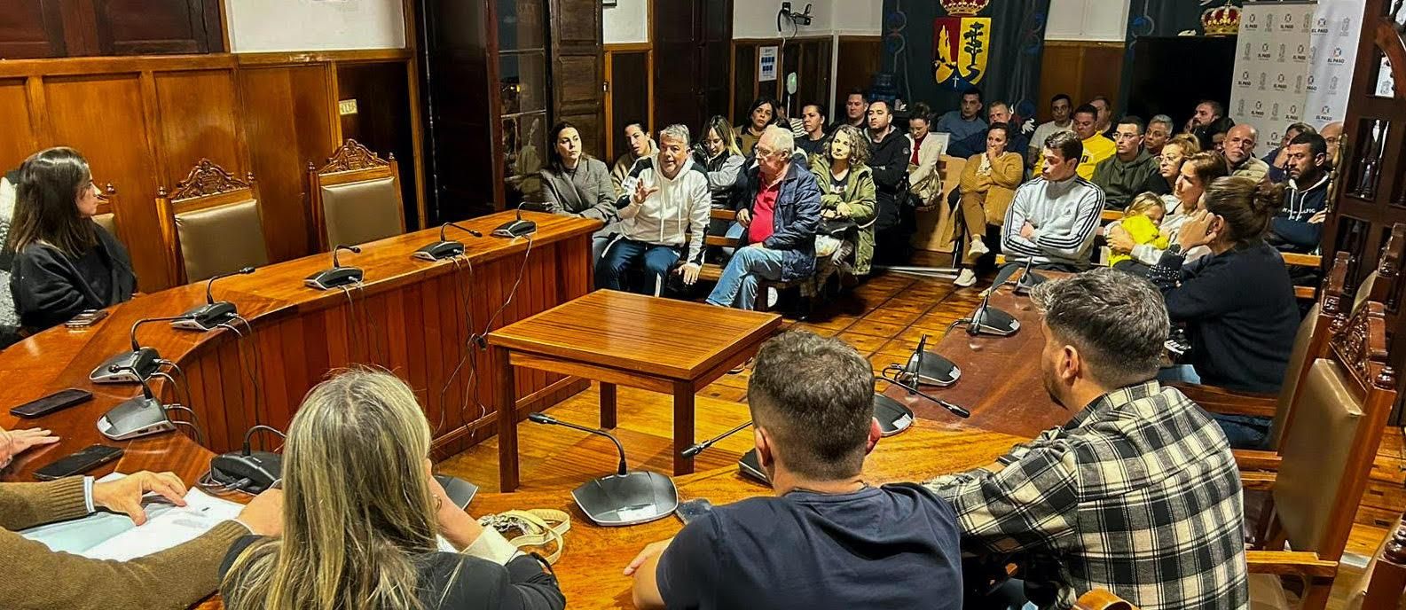 Reunión entre las autoridades de El Paso y los comerciantes.