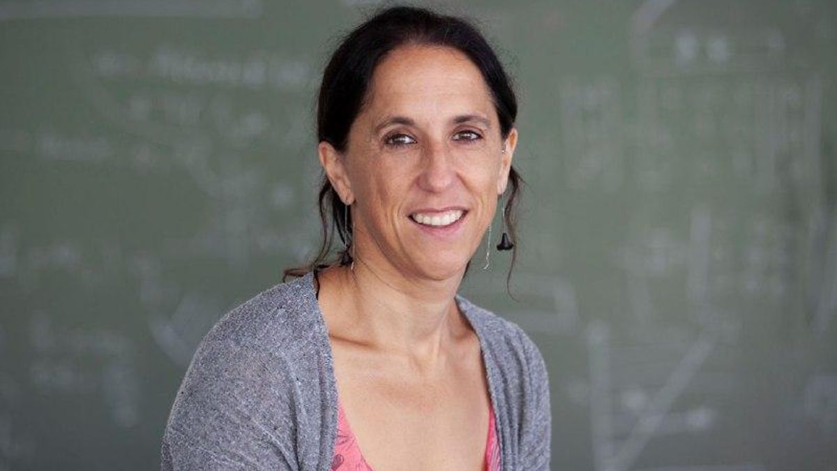 Arantzazu García Lekue, física: "Hay una romantización de la Ciencia. Aunque nos apasione nuestro trabajo merecemos condiciones dignas"