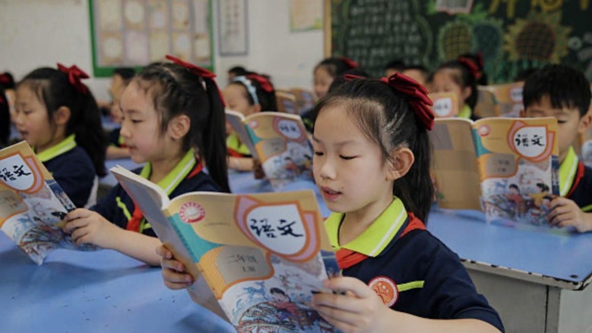 Singapur, el país que está en lo más alto de las pruebas PISA y que permitió los azotes en las escuelas a partir de los 9 años