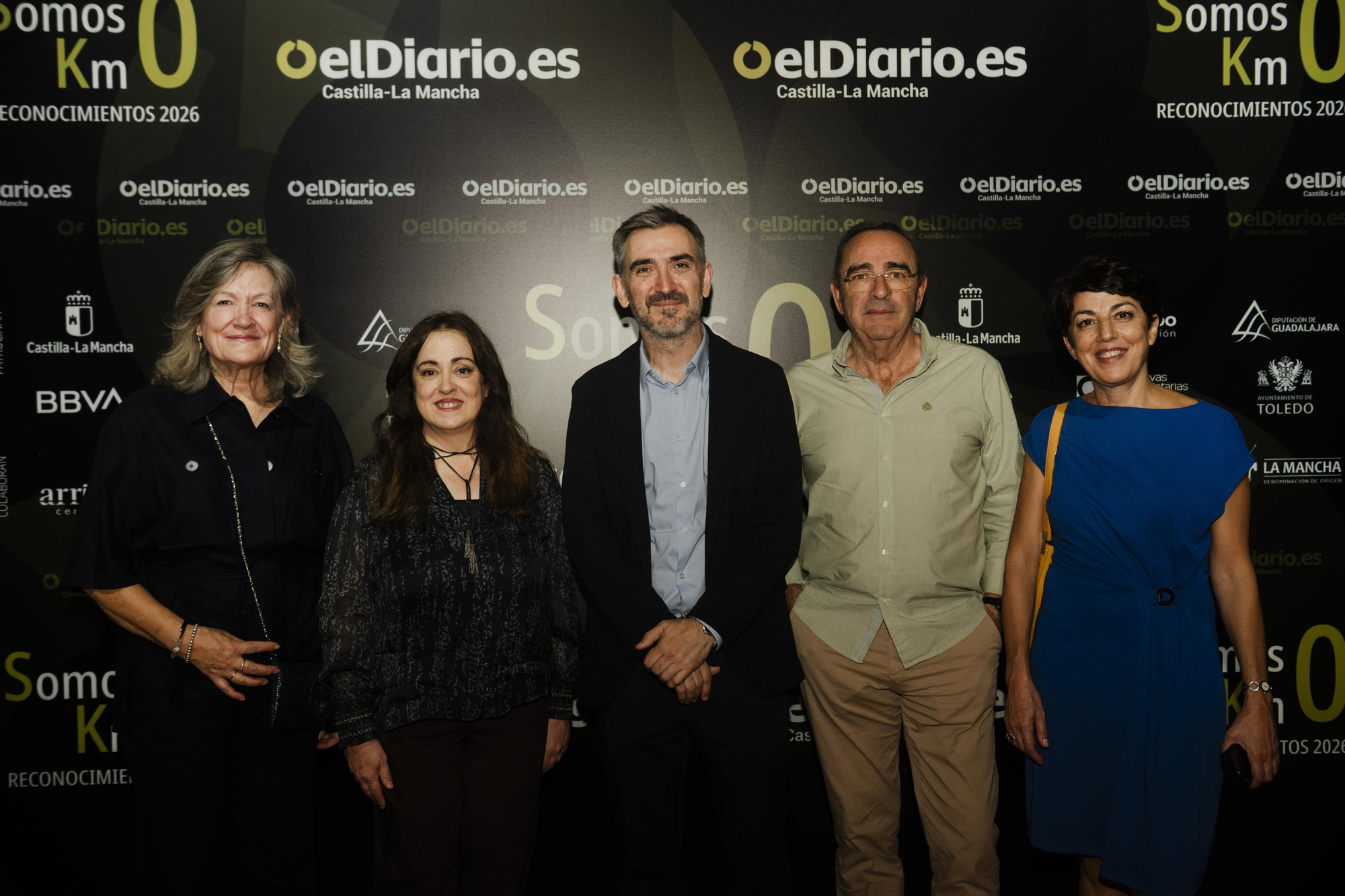 Carmen Bachiller, Ignacio Escolar y Rosalía Lloret con patrocinadores de los Reconocimientos 'Somos Km0''