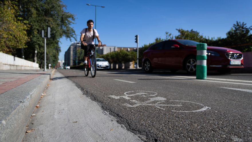 Carril bici de Isabel La Católica, en Valladolid.