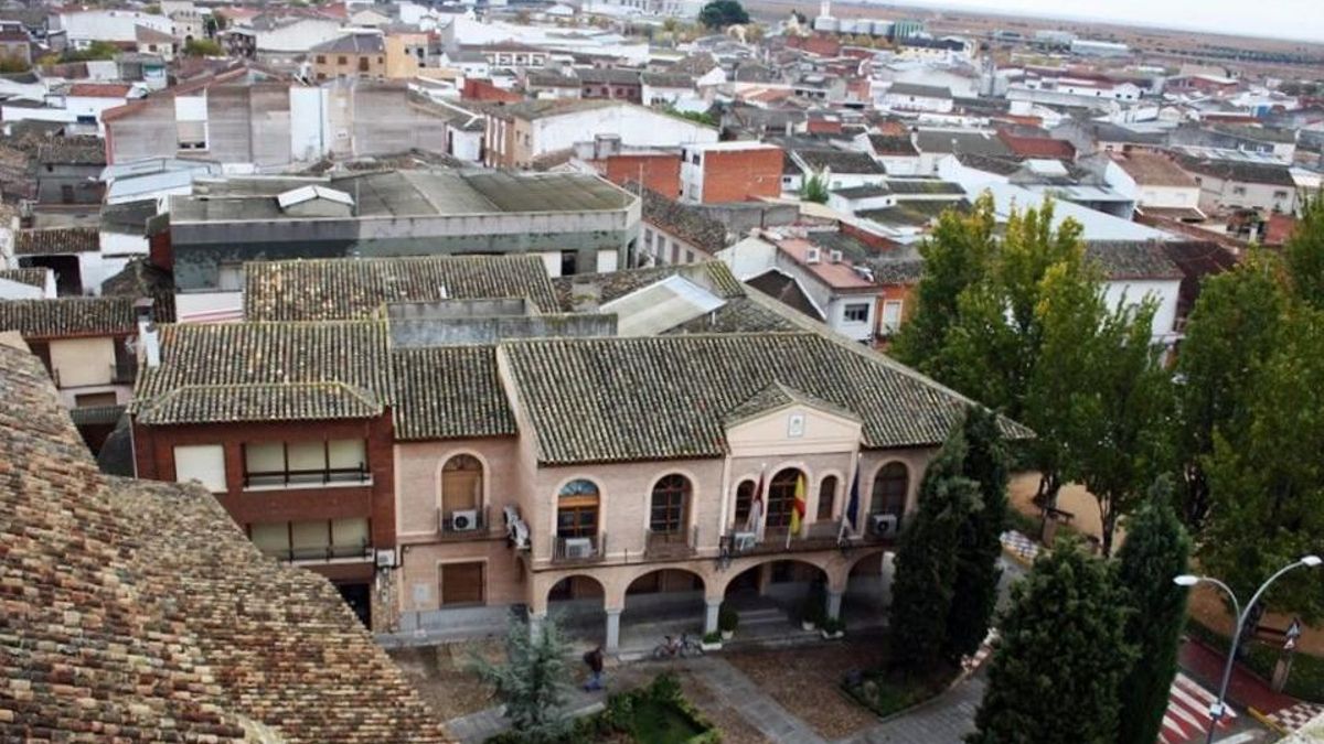 El incendio de una vivienda en un pueblo de Toledo deja un joven hospitalizado por intoxicación por humo