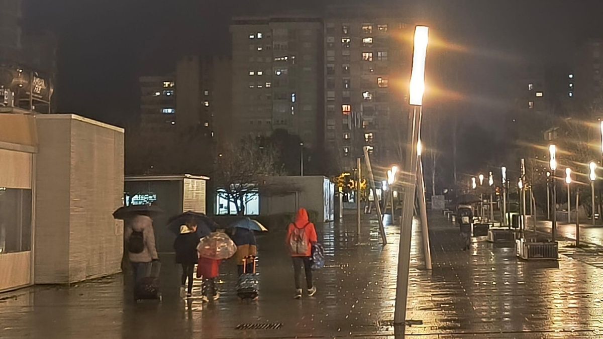 Auditorio, Romareda, lloviendo.
