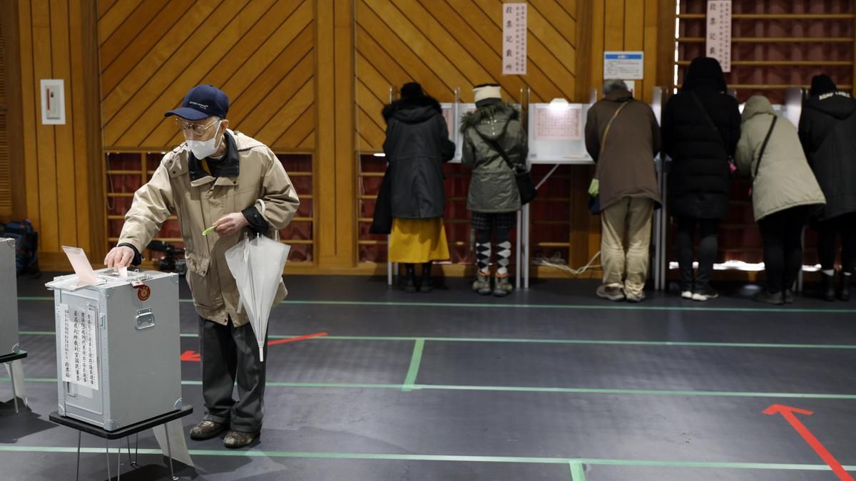 La conservadora Takaichi gana con contundencia las elecciones en Japón según los primeros sondeos
