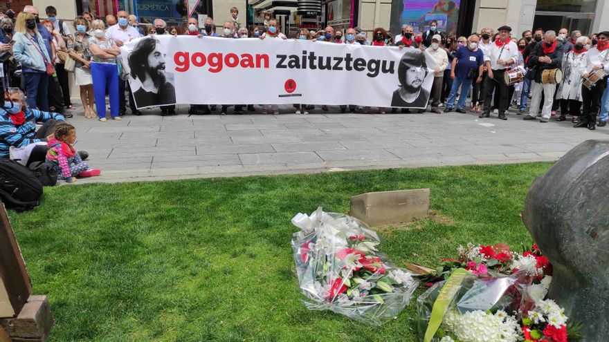 Homenaje a Germán Rodríguez en Pamplona en el 43º aniversario de su muerte por disparios de la policía.