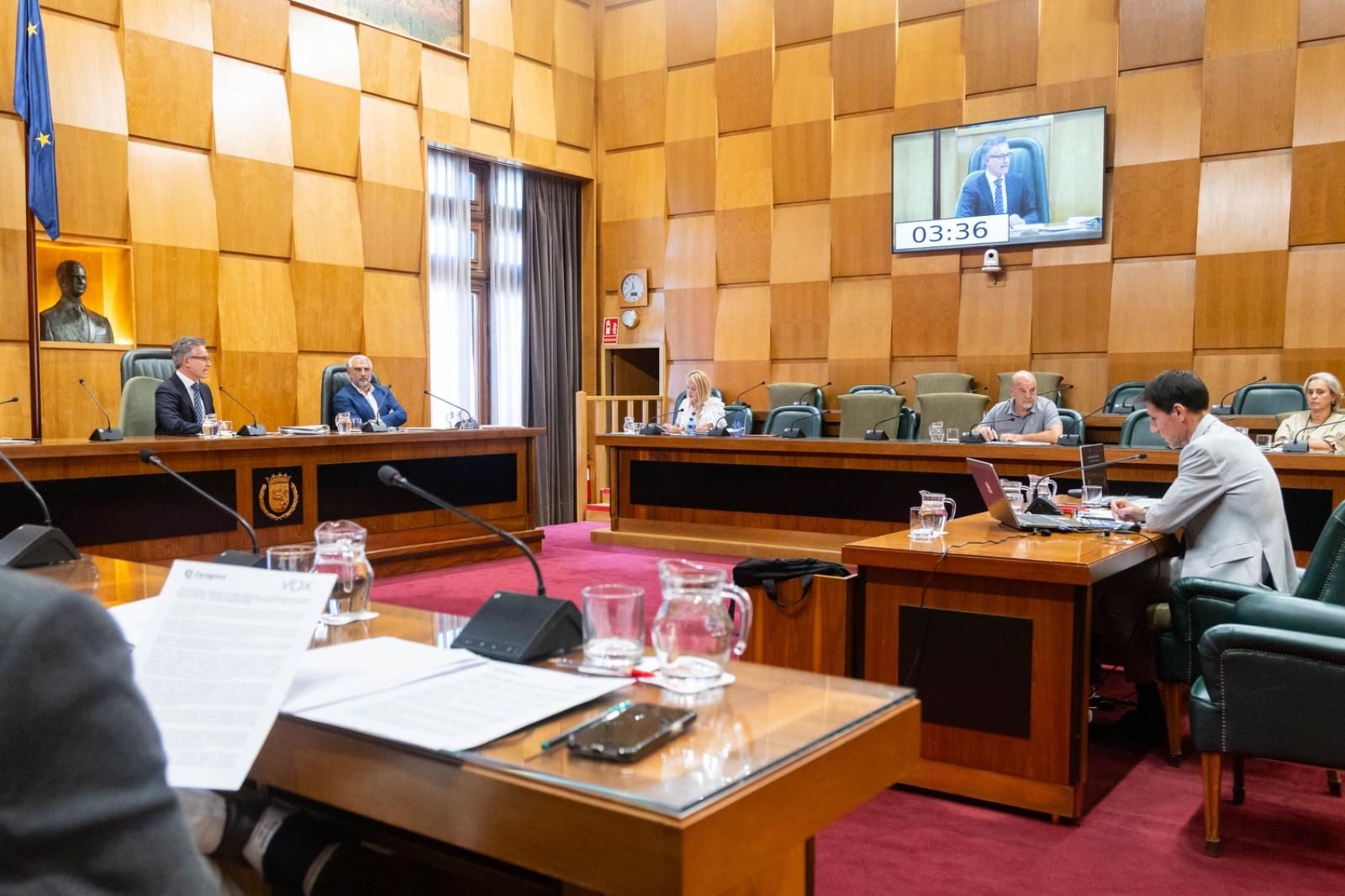 Un momento de la comisión de Urbanismo del Ayuntamiento de Zaragoza celebrada este lunes.
