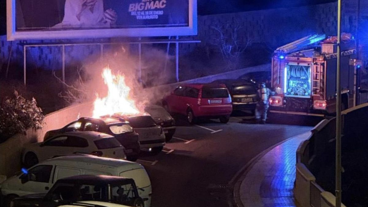 Detenido por el incendio de varios vehículos en Adeje