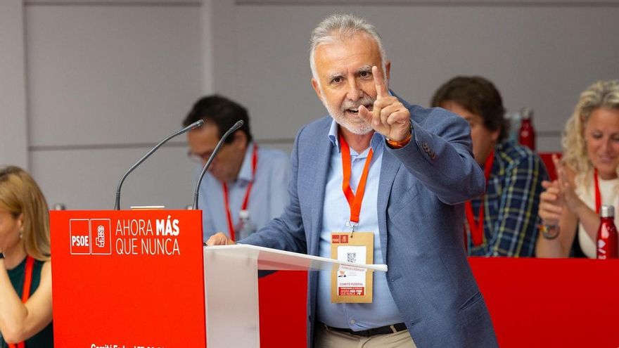 Ángel Víctor Torres cree en una victoria del PSOE en Canarias y asegura que no pactará con Vox ni "el PP de Feijóo"