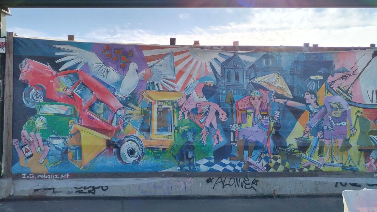 El mural del pont de la solidaritat dels voluntaris de la dona busca una llar