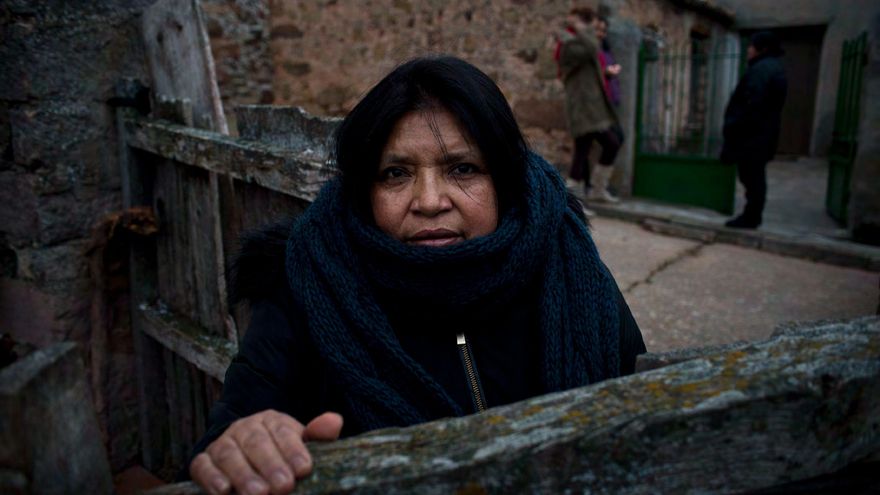 Hace 11 años que Olga Primintela, su marido y sus hijas recalaron en Cubillejo de la Sierra, en la Tierra de Molina, una de las comarcas más despobladas de España, con apenas 1,6 habitantes por kilómetro cuadrado.