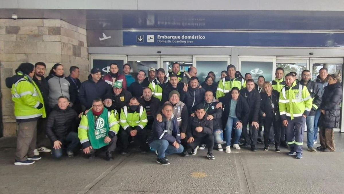 ATE pospone el paro en los aeropuertos "como gesto de buena voluntad" y los vuelos serán normales