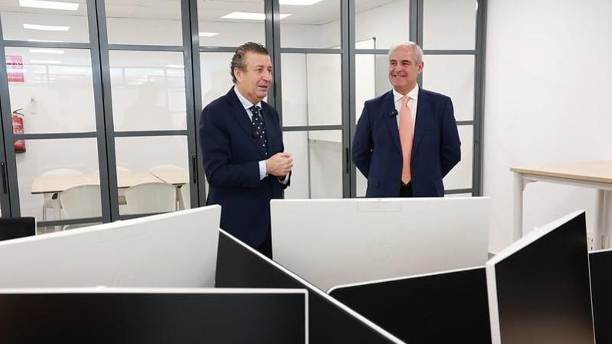 INPRO impulsa en Olivares la transformación digital para mejorar los servicios públicos y la atención a la ciudadanía