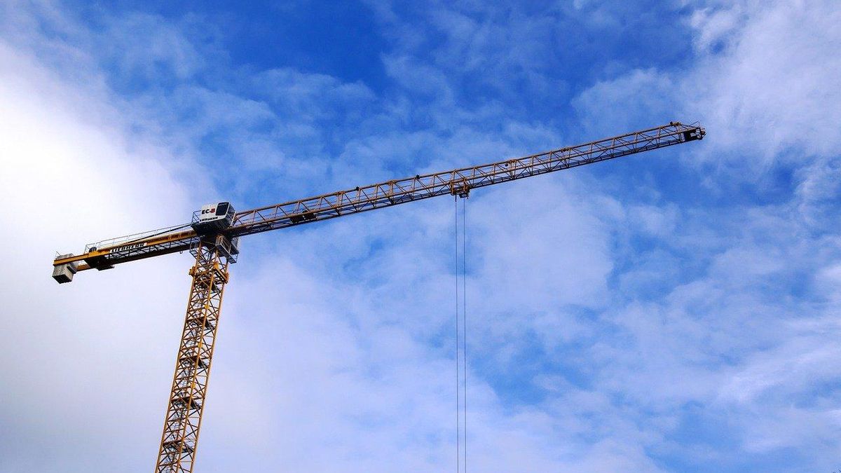 Desconvocada la huelga de gruistas después de cerrar un acuerdo con Construcor