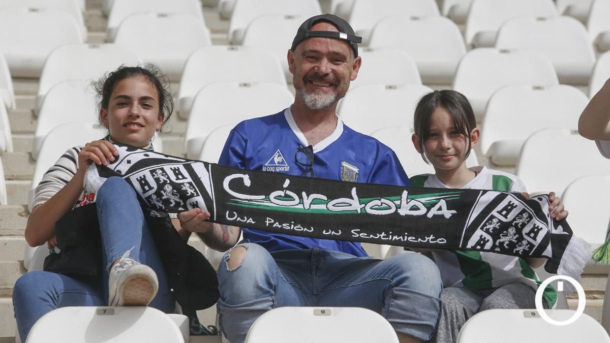 Grada Blanquiverde del Córdoba CF - San Fernando CD