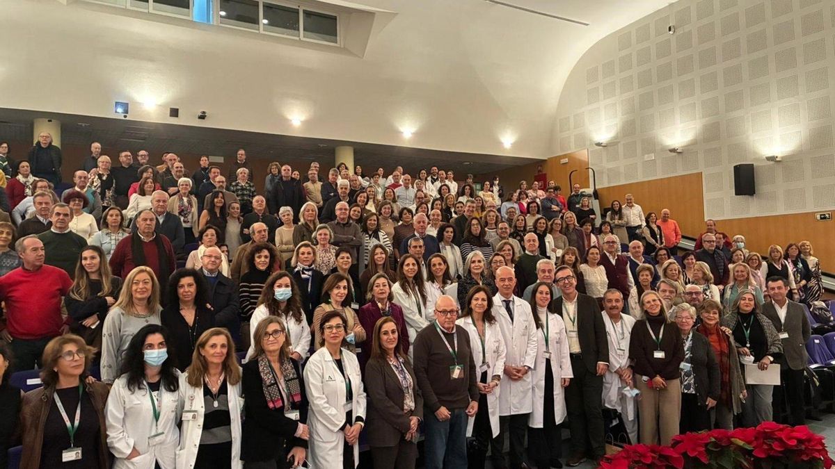 El Hospital Reina Sofía homenajea a las 240 personas que se jubilan este año