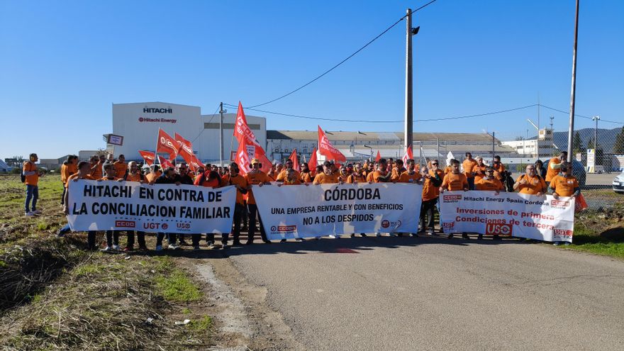 La plantilla de Hitachi vuelve a la calle en la tercera jornada de huelga y lamenta el bloqueo del diálogo con la empresa