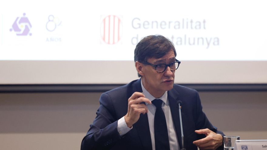 El presidente del gobierno de Cataluña, Salvador Illa, habla durante un discurso este jueves en la Universidad Nacional Autónoma de México, en Ciudad de México (México). EFE/Sáshenka Gutiérrez