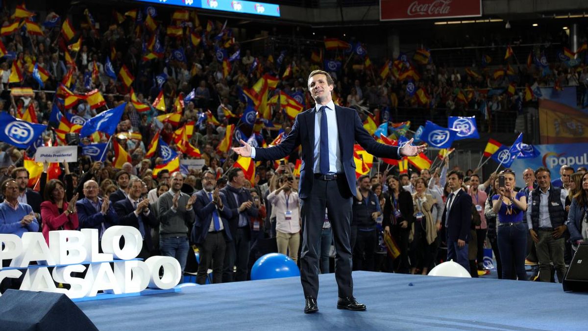 El PP sufre una derrota histórica, pierde 3,7 millones de votos y Cs se queda cerca del sorpaso