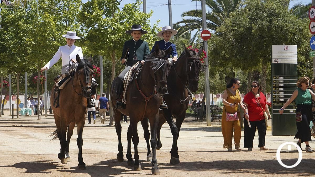 La Feria de Córdoba se abona a una jornada suave antes del aumento de la temperaturas